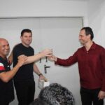 Prefeito Fábio do Pastel recebe chaves do Cine São Pedro – Prefeitura de São Pedro da Aldeia